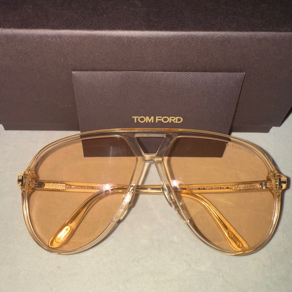 Tom Ford Unisex Transparent Sunglasses -like new - Picture 1 of 8